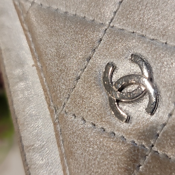 Authentic CHANEL card wallet - Picture 15 of 15